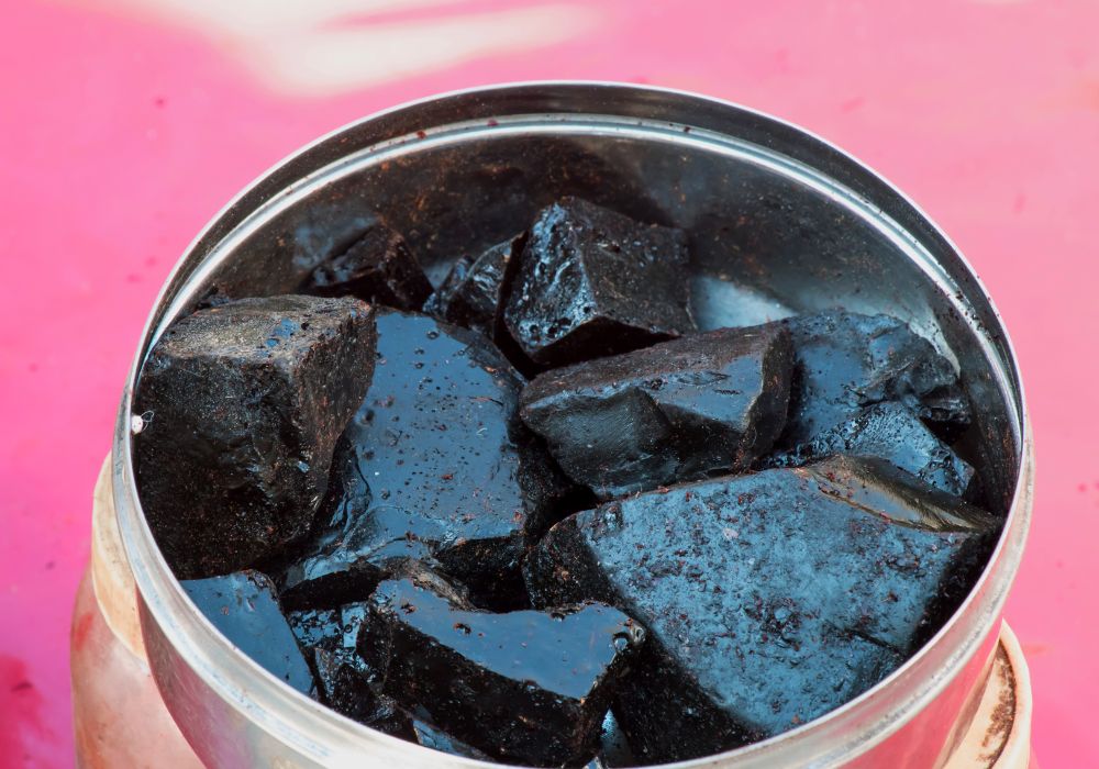 Shilajit's Soaring Popularity in Australia - Weighing Benefits and Risks
